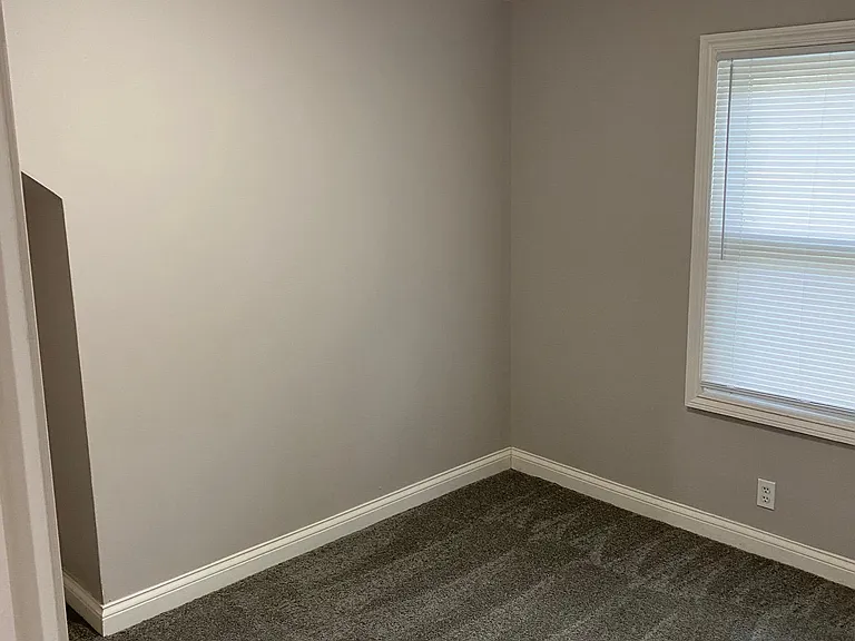2427 Cambridge Rd — Photo 18
