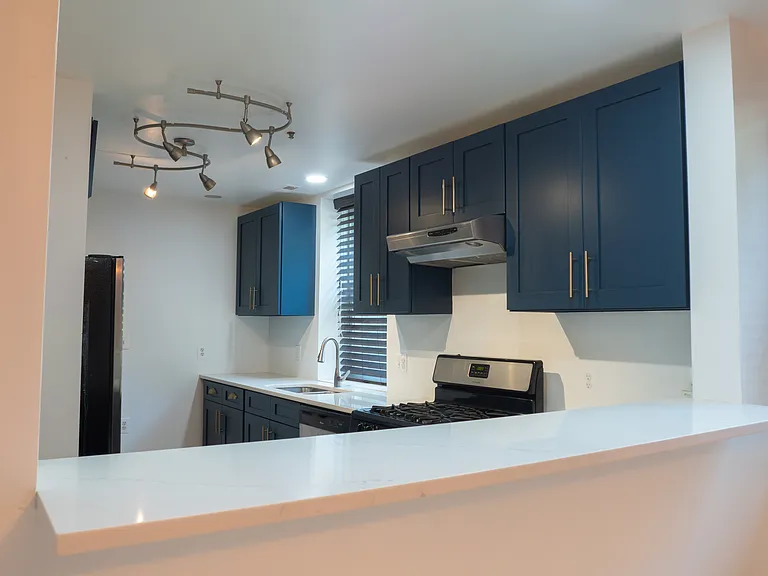 2300 18th St NE #2300 — Photo 8