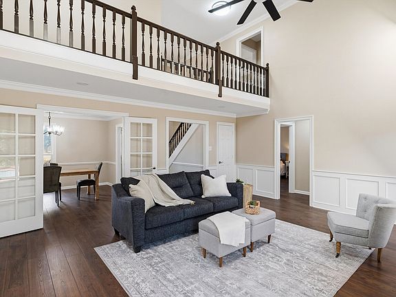 5th image of 2910 Belgrave Dr