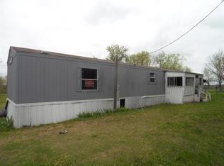 633 W Pace St, Frost, TX 76641