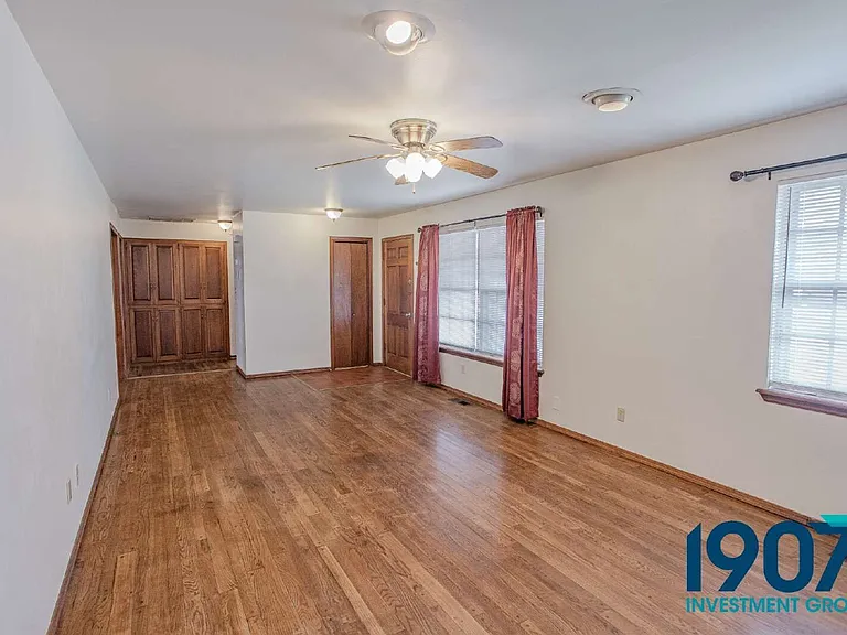 1101 SW 72nd St — Photo 17
