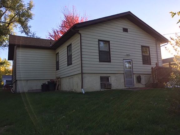 3rd image of 1403 E Jefferson St