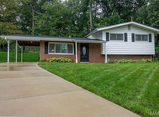 627 Hickory Hollow Ln, Saint Louis, MO
