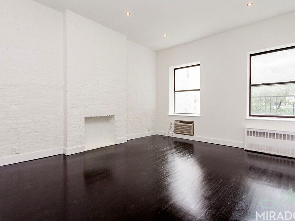 1st image of 27 W 16th St APT 4K
