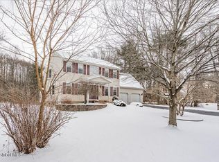 2499 Rosendale Rd, Niskayuna, NY 12309