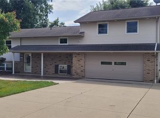 860 Geneva St SW, Sugarcreek, OH