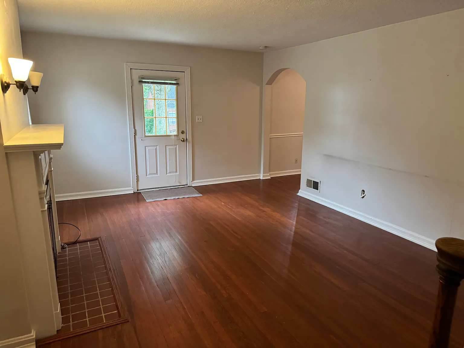 3 bed, 1.5 bath, 1350 sqft, $1,625 — Photo 4