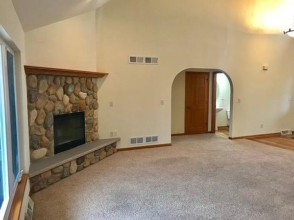 4th image of 4575 W Woodland Dr