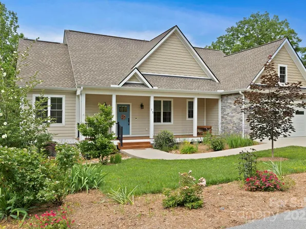 73 Wisdom Cove Rd, Flat Rock, NC 28731