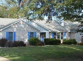 6012 Governors Ln, Villa Ridge, MO 63089