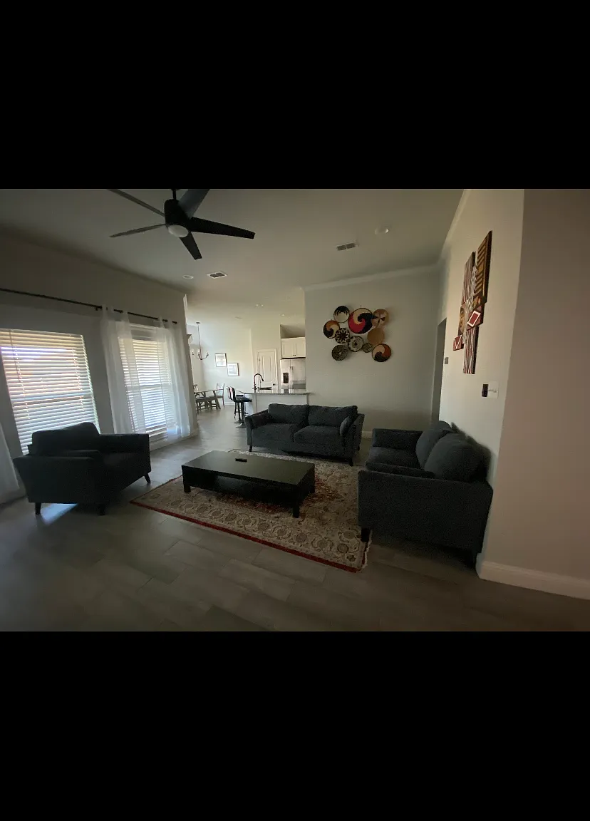 4 bed, 1650 sqft, $4,900 — Photo 4
