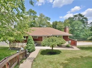 2655 Winchester Dr, Pittsburgh, PA