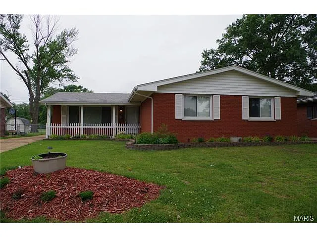 244 Alma Dr photo 1