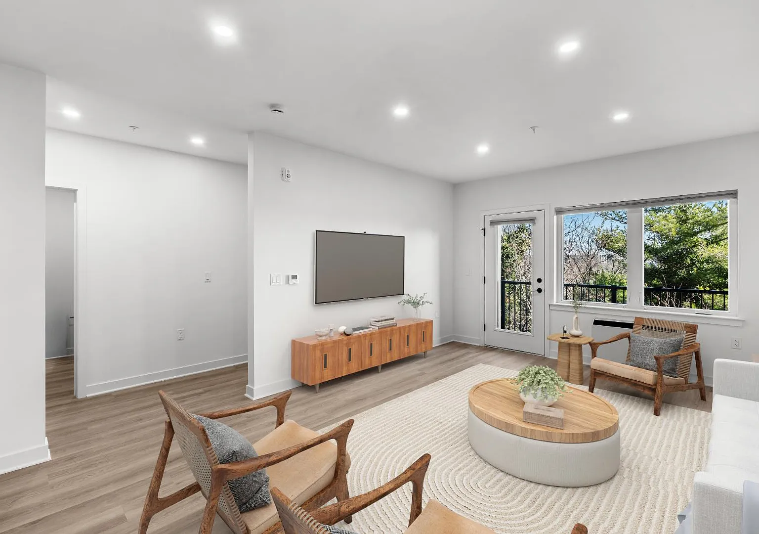 180 Morris Ave - 203 — Photo 2