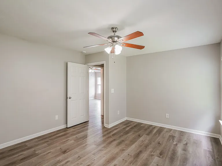 913 Birchmill Point S — Photo 10