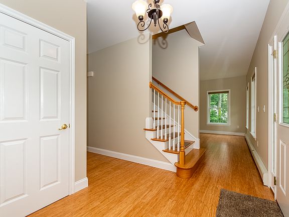 5th image of 24 Greenwood St