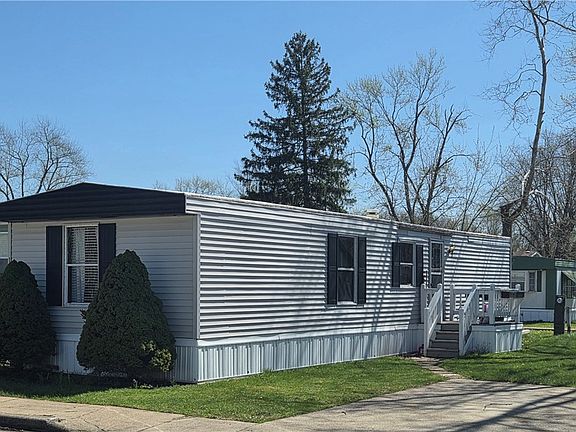 2nd image of 108 Gulf Stream Ln SE