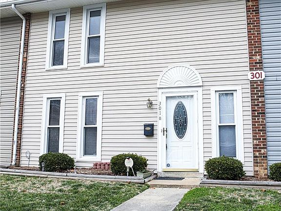 2nd image of 301 E Montcastle Dr Unit B
