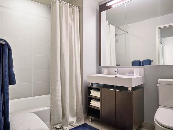 4th image of 680 N Lake Shore Dr #1026