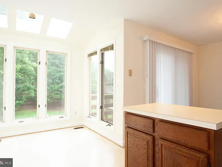 6071 Joust Ln — Photo 12