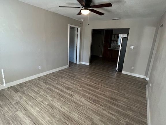 2nd image of 1457 Green St