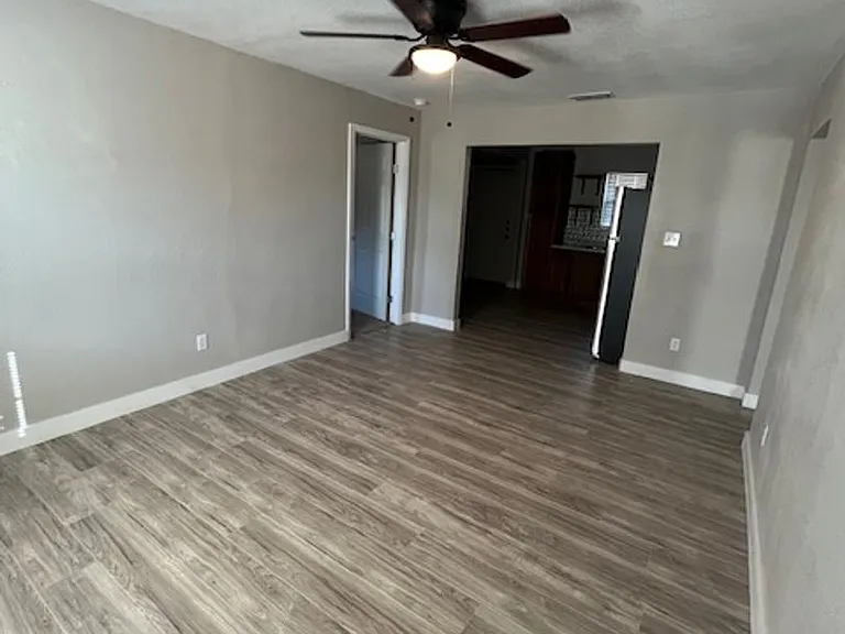 1457 Green St — Photo 2
