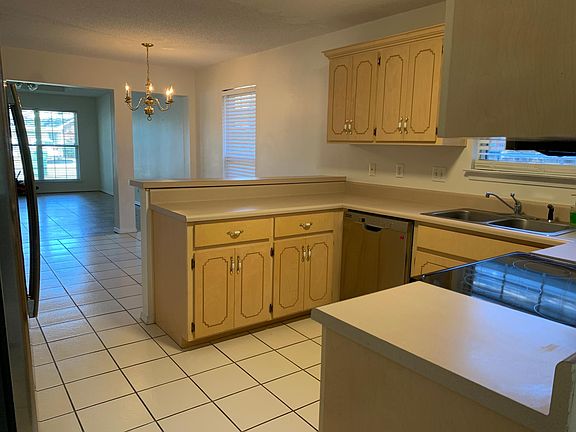 4th image of 4550 Barrington Ln