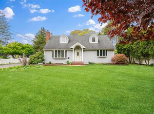 22 Astor Ave, Saint James, NY 11780