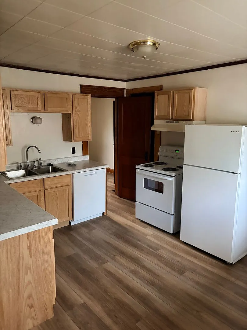 414 E Hillside Drive — Photo 4