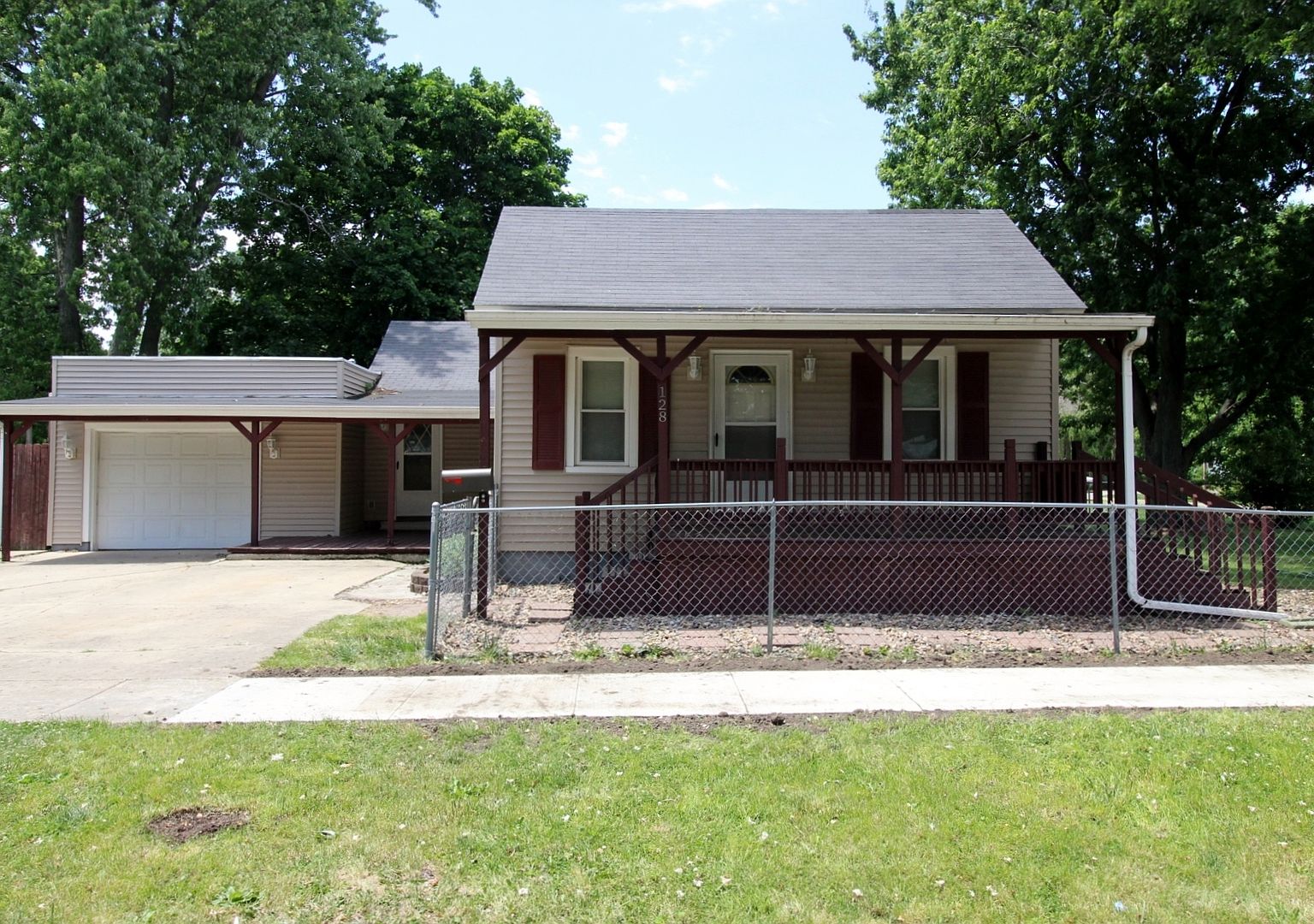 128 N Walnut St, Minonk, IL 61760 Zillow