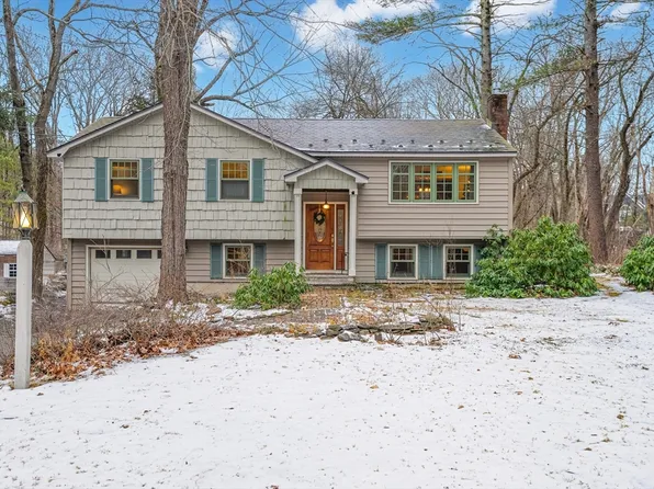 122 Forest St, North Andover, MA 01845