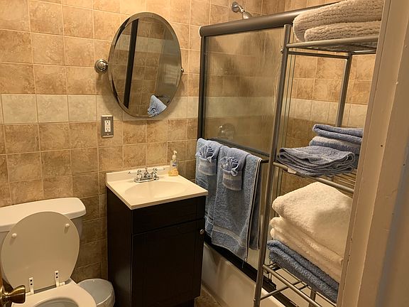 4th image of 2455 W Cortland St #1F