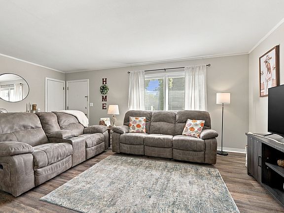4th image of 204 Park Cir