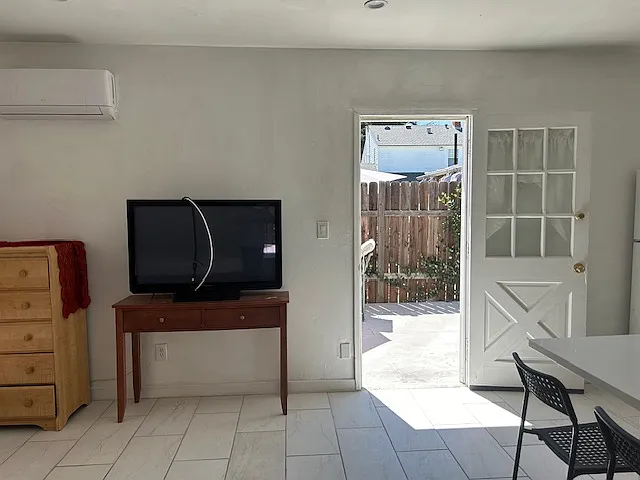 15340 Hart St #3 — Photo 18