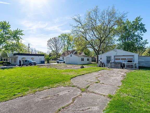 2nd image of 505 Pine St