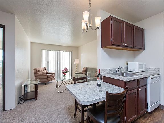 The Outlook Apartment - Living Room