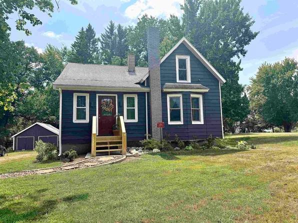 335 Church St, Oxford, WI 53952