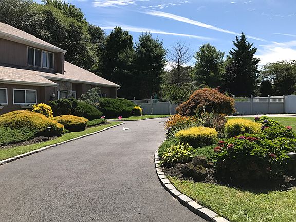 3rd image of 855 Pine Ave