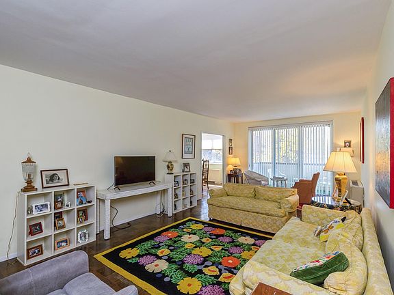 2nd image of 1 Kensington Gate APT 311