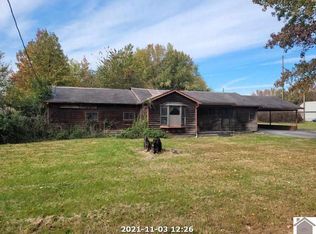 1343 Yarbro Ln, Paducah, KY 42003