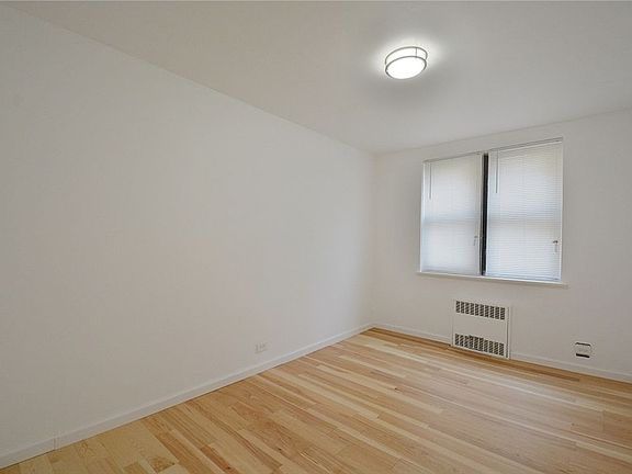 5th image of 2420 Morris Ave APT 3G