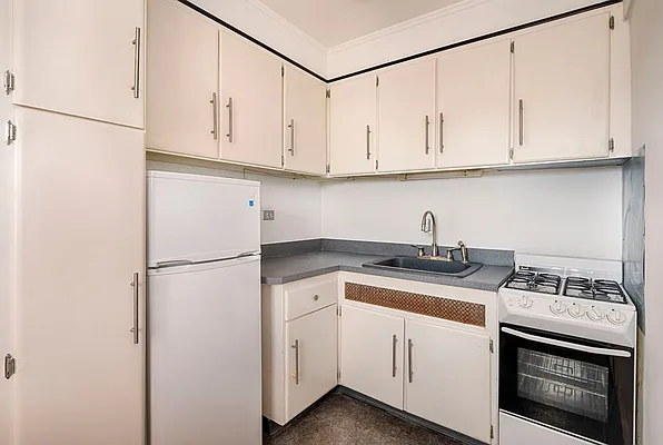 Sold by Rolling Stone Realty LLC | media 4