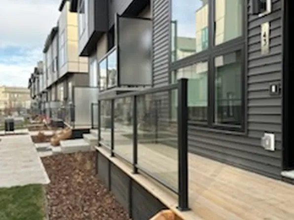 50 Ebony Blvd #43, Strathcona County, AB T8H 2X4