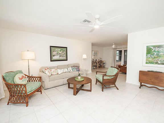 4th image of 452 Saint Johns Dr