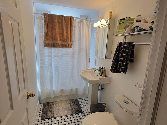 5th image of 681 1/2 W Wrightwood Ave