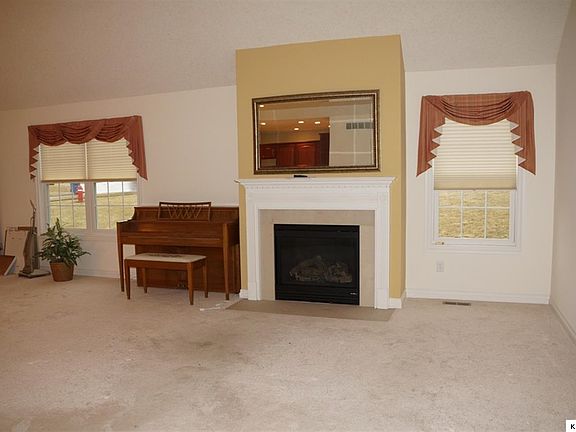 4th image of 180 Briar Wood Dr