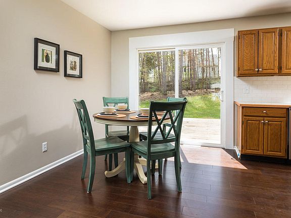 4th image of 10986 Woodbushe Dr SE