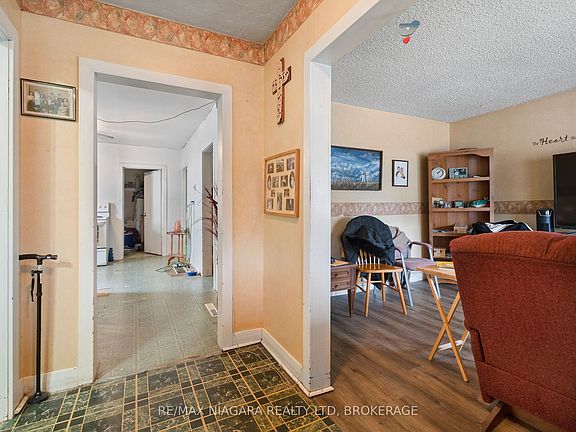 4th image of 71 Johnston St