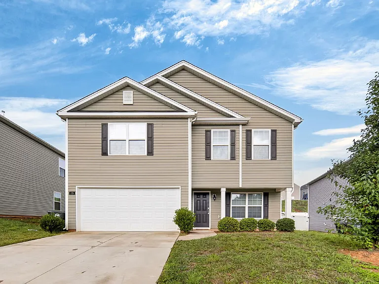 125 Saddlehorse Ln — Photo 2