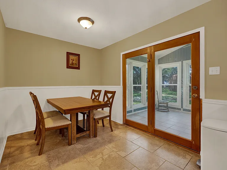 208 Reimer Ave — Photo 13